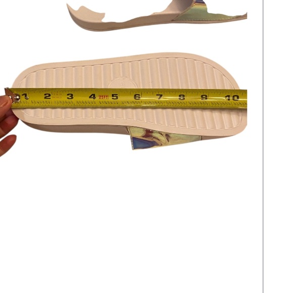 Guess Iridescent Slide Sandals Size 10 - Picture 8 of 8